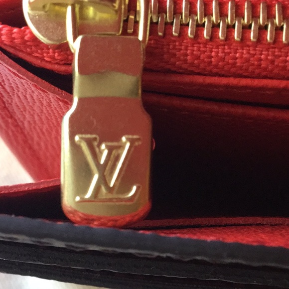 ⭐️LOUIS VUITTON SARAH WALLET ⭐️ NWT ⭐️ - Picture 7 of 16